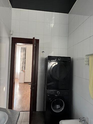 Продажа коттеджей и домов: 5 комнат, 230 м², 6 соток, Бишкек, Азия Молл Собственник — 25