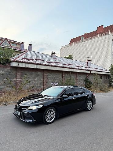 Toyota Camry: 2018 г., 2.5 л, Автомат, Бензин, Седан