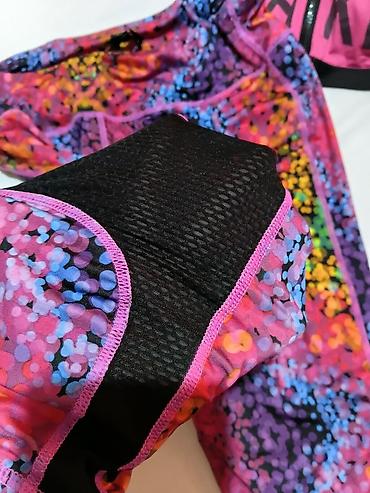 Gornji i donji deo: Sportski komplet za trening – 3 dela - Sportski grudnjak/kratki top u — 15