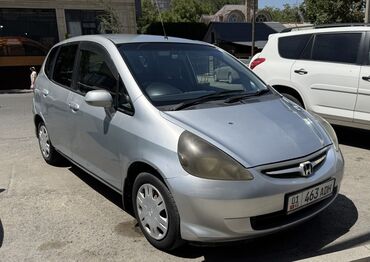 деньги без залога в оше: Honda Fit: 2002 г., 1.3 л, Вариатор, Бензин, Хэтчбэк