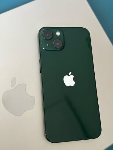 Apple iPhone: IPhone 13, Б/у, 128 ГБ, Alpine Green, Защитное стекло, Чехол, 85 %