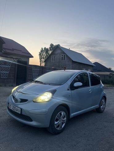 Toyota: Toyota Aygo: 2006 г., 1 л, Механика, Бензин, Хэтчбэк