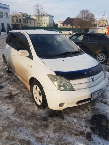 Toyota: Toyota ist: 2004 г., 1.3 л, Автомат, Бензин, Хэтчбэк