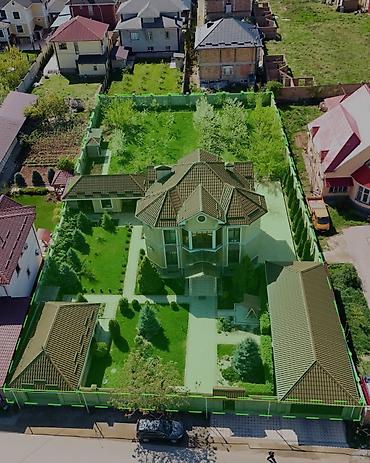 Продажа коттеджей и домов: 🏡🌳 Продаётся большой дом в селе Кок-Джар 📍 Адрес: ул. Алапаева 16 📐 — 18
