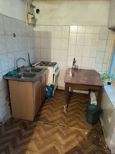 сдаю частный дом на долгий срок: 90 кв. м, 4 бөлмө, Жертөлө, ороо, Забор, тосулган