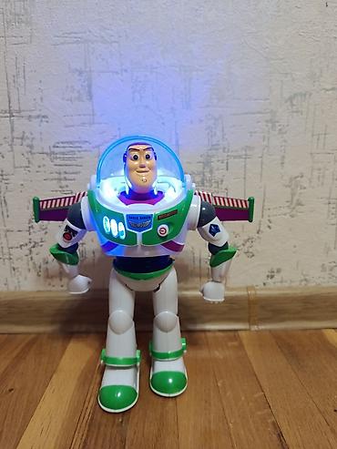 oyuncaq 07: Buzz Lightyear interaktiv fiquru – işıqlı və səslidir - Tema: Toy — 1