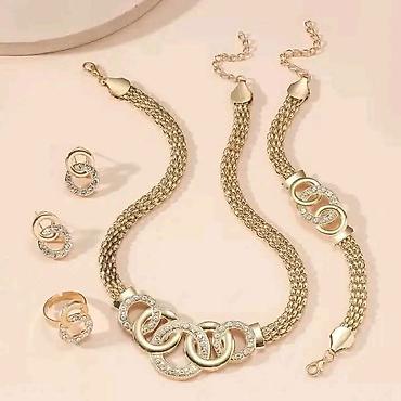 Setovi nakita: Setovi 3000 din🔥🔥
💋 na lalafo.rs — 5 Setovi nakita: Setovi 3000 din🔥🔥
💋 — 5