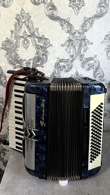 аккордион: Продаю Италияские Аккордеон уйронуго болот сынык жери жок Аккордеон — 2