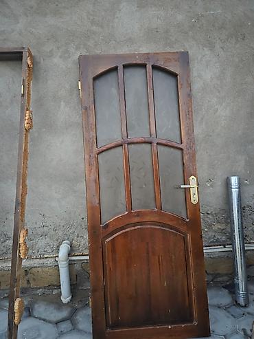 işlenmiş seyf qapılar: Salam 2 eded taxta qapi satilir dozumlu saglam qapidir — 3