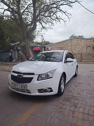 seat leon fr: Chevrolet Cruze sedan – ağ rəng Xüsusiyyətlər: - Korpusu: 4 qapılı — 2
