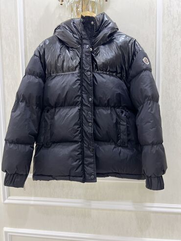 qadin ayaqabisi: Женская куртка Moncler, M (EU 38), L (EU 40), цвет - Черный