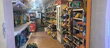 Торговля: Карпинка Токтогуладан иштеп турган магазин продуктовый 45кв, соодасы — 3