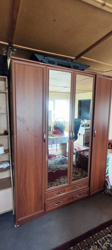 мебель исфана: Эки кишилик керебет, Колдонулган, Without a mattress, Жыгач, узуну - 230 см