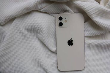 дисплей сломан: IPhone 12, Б/у, Белый, Защитное стекло, Чехол, 82 %