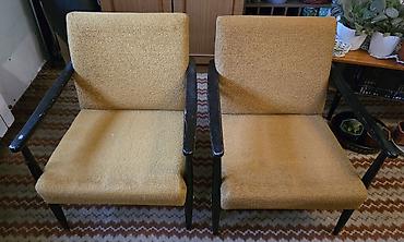 vranje namestaj: Dva retro mid century modern fotelje– drveni ram sa crnim lakiranim — 5