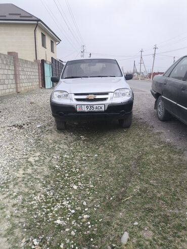 киргизия автомобили: Chevrolet Niva: 2011 г., 1.7 л, Механика, Бензин