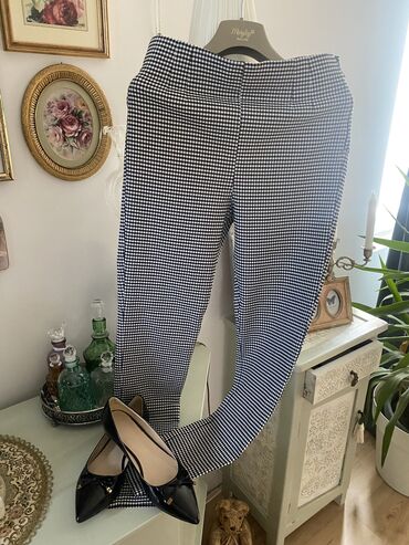 Pantalone: 2XS (EU 32), Visok struk, Drugi kroj pantalona