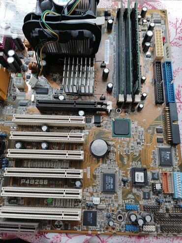 Материнские платы: Материнская плата — 4