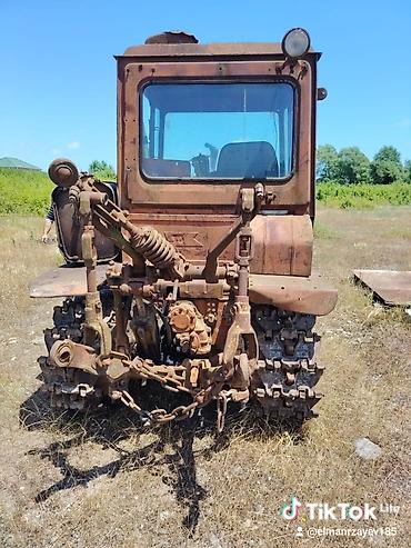traktor dt 75 celilabad: Buldozer (paletli traktor) – DT-75 seriyası Texniki təsvir: - Tip — 4