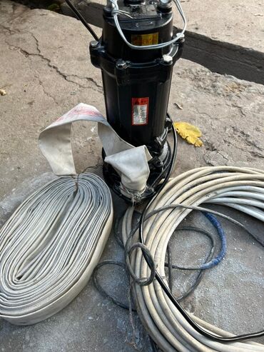 Другое строительное оборудование: Продаю вместе с кабелем и шлангом (пожарным рукавом). Высокоподъемный