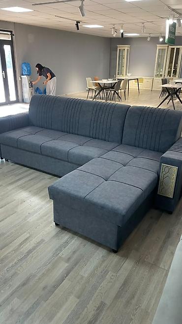 sofa: Угловой диван с оттоманкой, обивка — велюр/микрофибра тёмно-синего — 3