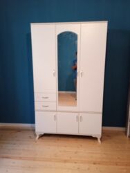 Dolablar: Yeni, Açılan, 3 qapılı Düz dolab, Qarderob, paltar dolabı, Azərbaycan -da lalafo.az — 7 Dolablar: Yeni, Açılan, 3 qapılı Düz dolab, Qarderob, paltar dolabı, Azərbaycan — 7