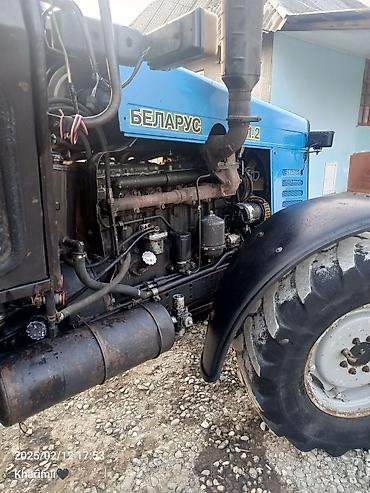 Traktorlar: Belarus MTZ 1221.2 traktor - Güclü dizel mühərrik, ön və arxa — 2