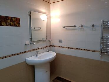 Uzunmüddətli kirayə mənzillər: Mənzil kirayə verilir. 4 otaq, 18.16 mərtəbə, 192 kv. M.Mirqasımov — 22