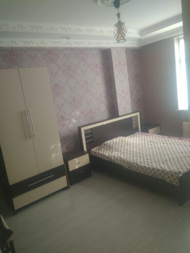 Günlük kirayə mənzillər: Kiraye menzil 1 otaq lift var binada qaz su iwiq daimi