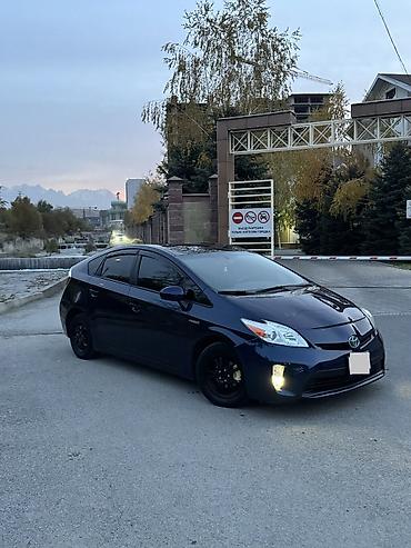 купить авто киргизия: Toyota Prius: 2015 г., 1.8 л, Вариатор, Гибрид — 1