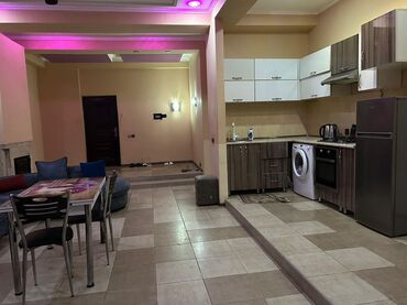 Günlük kirayə mənzillər: 3 otaqlı — 3