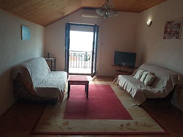 vrste bisona: Izdajem 2 apartmana po 70 m² u naselju Šušanj-Bar,sa pogledom na — 6
