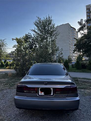 кондиционео: Honda Accord: 2001 г., 1.8 л, Автомат, Бензин, Седан — 4