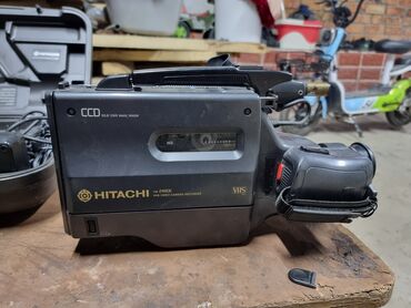 Видеокамеры: Продаю видеокамеру Hitachi VM-2480E в очень хорошем состоянии только — 3