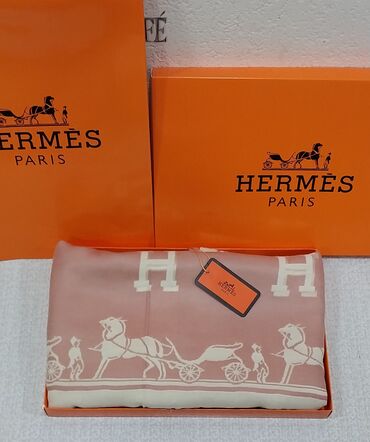 Digər aksesuarlar: Hermes şərfi, xanımlar üçün, təzədir, keyfiyyətlidir. Model: Hermès — 1