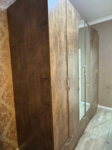 Açılan, 5 qapı Düz dolab, Şifonyer
