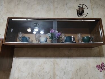деревянные подарочные ящики: За 800 сом отдам две одинаковые книжные полки навесные