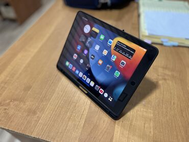 Планшеты: Планшет, Apple, память 128 ГБ, Wi-Fi, Б/у, цвет - Серебристый — 1