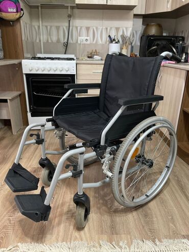 Инвалидные коляски: Продаётся инвалидная коляска в отличном состоянии !!! Последнем фотке
