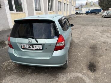Honda: Honda Fit: 2002 г., 1.3 л, Вариатор, Хэтчбэк — 4