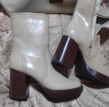 Gležnjače: Gležnjače, 38 — 4