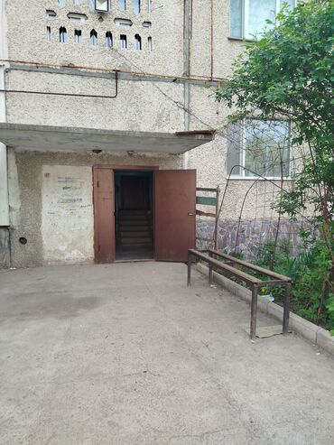как купить квартиру в рассрочку в бишкеке: 3 комнаты, 72 м², 105 серия, 3 этаж, Старый ремонт