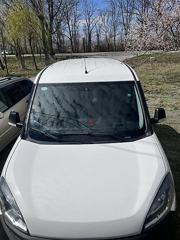 Fiat: Fiat Doblo: 1.4 l | 2018 il 170000 km Van body type — 4