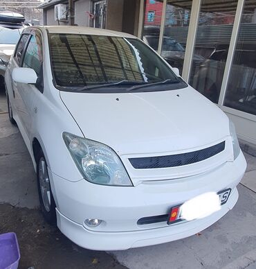 иж комби: Toyota ist: 2002 г., 1.5 л, Автомат, Бензин, Хэтчбэк