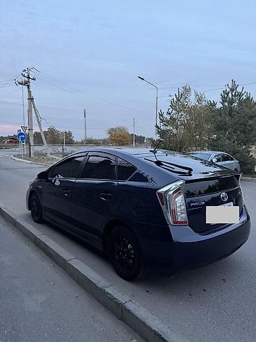 купить авто киргизия: Toyota Prius: 2015 г., 1.8 л, Вариатор, Гибрид — 5
