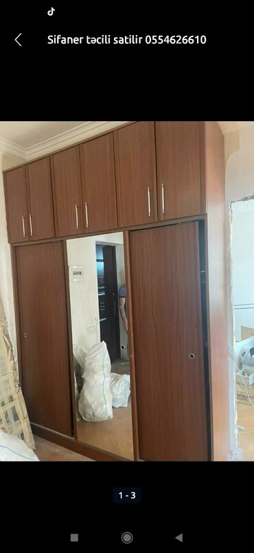 Dolablar: Kupe, 3 qapılı Düz dolab, Şifonyer