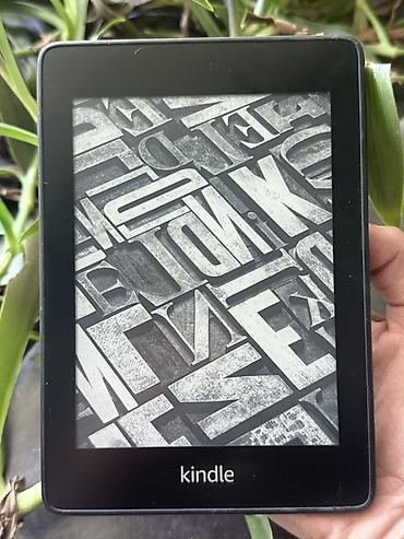 Электронные книги: Amazon Kindle Paperwhite 10-е поколение (8GB / IPX8) - Экран E‑Ink 6" — 2