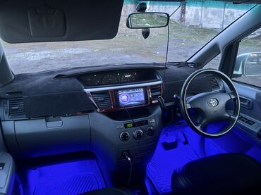 Toyota: Toyota Noah: 2003 г., 2 л, Автомат, Бензиновая, Минивэн — 3