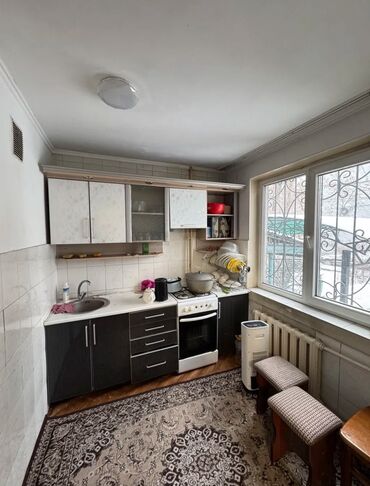 2 комнатная квартира в оше: 2 комнаты, 47 м², 104 серия, 1 этаж, Косметический ремонт