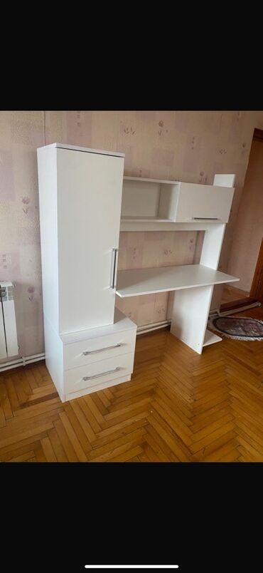 komputer adapterleri: Компьютерный стол, Б/у